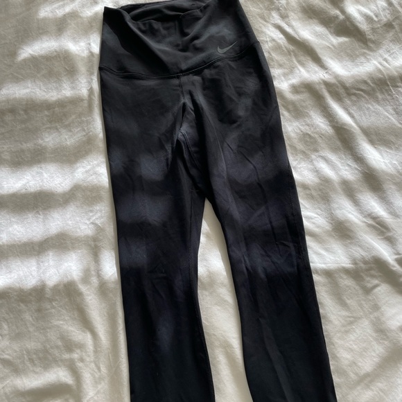 Nike Dri-fit tights - Picture 1 of 3